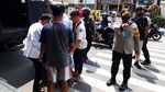 Nekat Rayakan Kelulusan, Pelajar di Pasuruan Disemprot Disinfektan