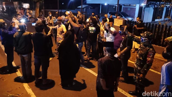 Warga Usir 2 Pria yang Dicurigai Positif Corona di Jombang
