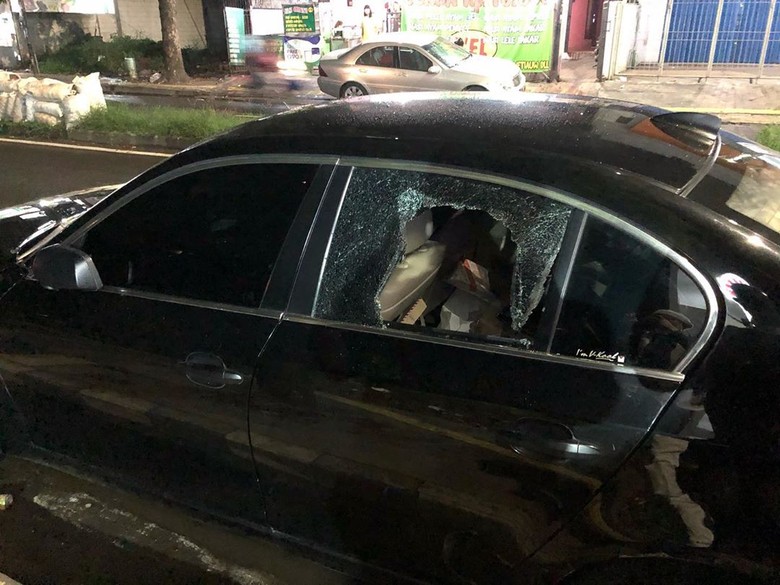 Mobil dr Tirta dibobol maling Mobil dr Tirta dibobol maling