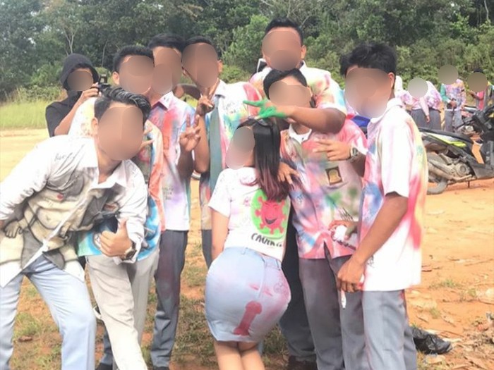 Screenshot foto viral aksi coret-coret pelajar SMA di Riau