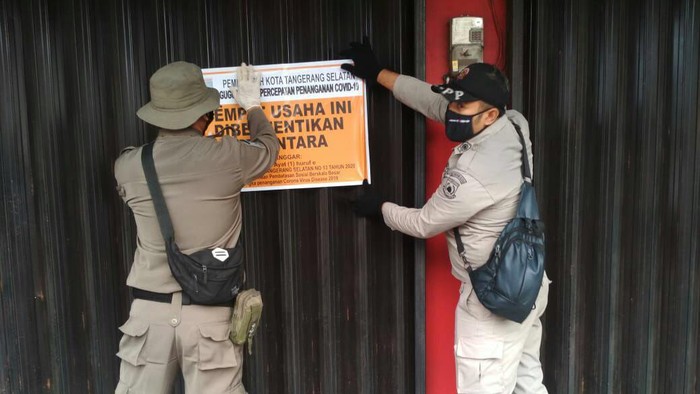 Tempat Usaha di Tangsel Disegel Satpol PP