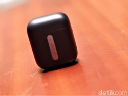 Unboxing Oppo Enco Free, Pesaing Apple Airpods Harga Rp 1 Jutaan