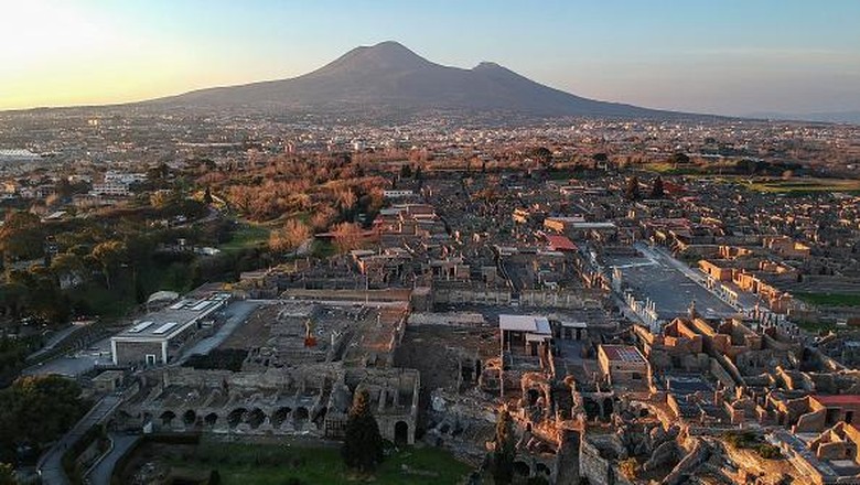 Kota Pompeii jadi salah satu situs warisan dunia UNESCO. Reruntuhan bangunan yang berada di kawasan itu jadi bukti keberadaan Kota Pompeii yang melegenda.