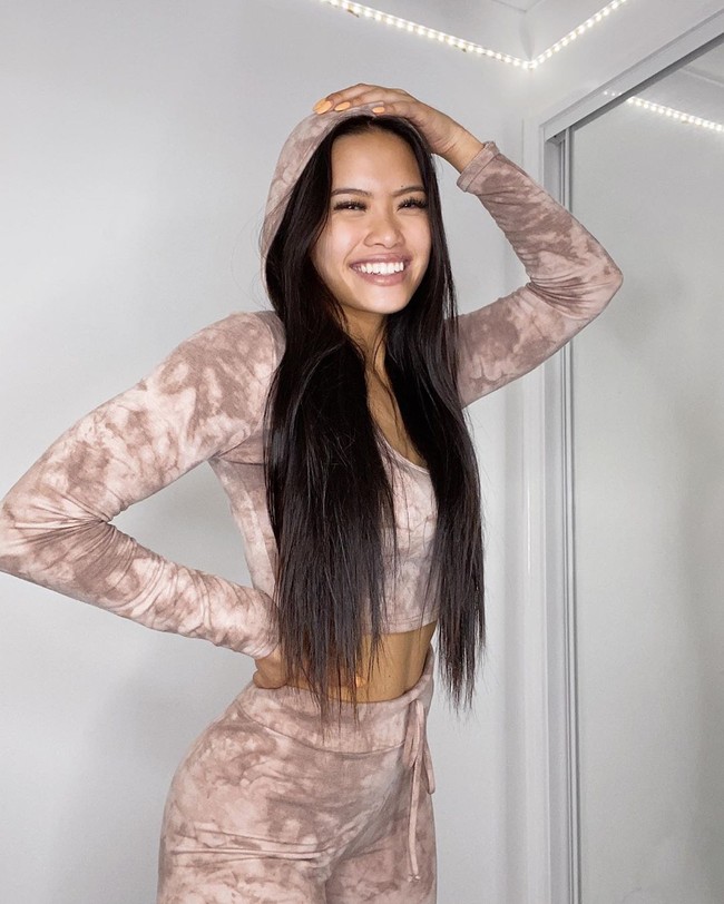 Ia pun berceritakan awal ketertarikannya pada dunia tari ketika melihat saudaranya. Saudara lelakiku adalah orang yang mengajarkan menari. Aku hanya melihatnya menari suatu hari di ruang keluarga dan aku berpikir, aku menginginkannya. Jadi dia yang mengajarkanku. Foto: Instagram @sarahmagusara