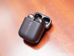 Unboxing Oppo Enco Free, Pesaing Apple Airpods Harga Rp 1 Jutaan