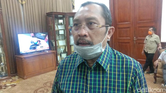 Wakil Ketua DPRD Jatim Sahat Tua Simanjutak