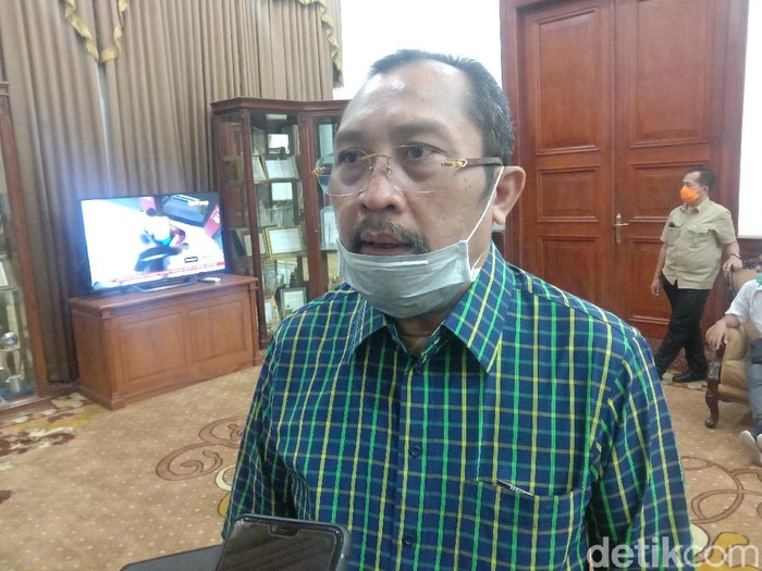Wakil Ketua DPRD Jatim Sahat Tua Simanjutak