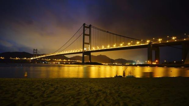 Jembatan Tsing Ma Hong Kong (Johnny Lai/Creative Commons/Flickr via CNN)