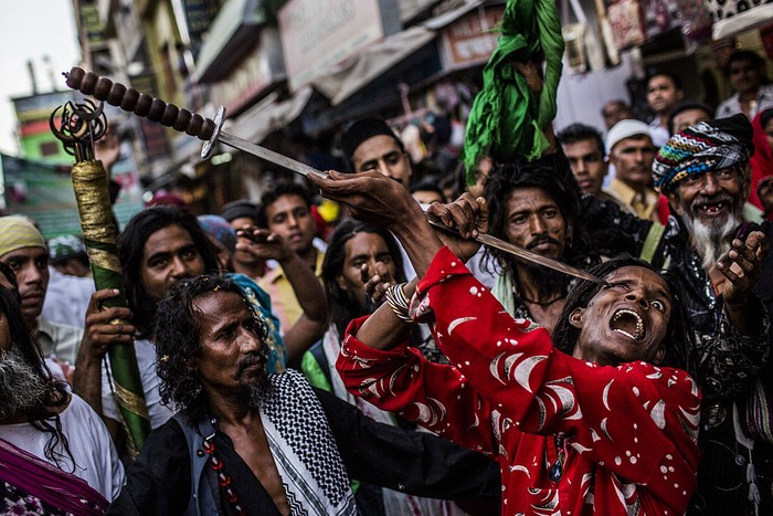Mengenal Festival Urs, Tradisi Tahunan yang Digelar di India Festival Urs merupakan tradisi yang digelar untuk memperingati tokoh Sufi di India. Festival ini dilakukan dengan gelar doa bersama hingga aksi yang ekstrem.