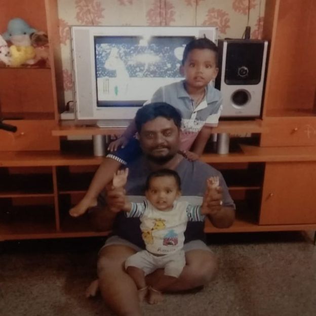 Rajesh Jayaseelan dan anak-anaknya