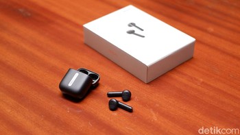 Oppo Enco Free dilepas seharga Rp 1,6 juta. Foto: Adi Fida Rahman/detikINET