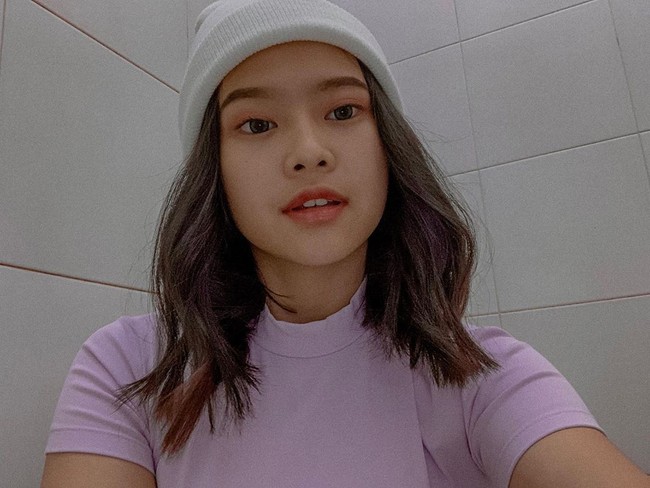 Michelle adalah seorang mahasiswi semester dua jurusan Ilmu Komunikasi asal Yogyakarta. Sosoknya cukup populer di Instagram dengan 39 ribu lebih pengikut. Foto: Instagram @miceraa