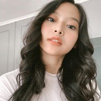 Wanita yang juga merupakan freelancer model ini pun mengaku kemiripannya dengan Jennie Blackpink membuat ia bisa menambah relasi lebih luas dalam hal apapun yang positif. Dan juga membantu peluang aku untuk masuk ke dunia impianku yaitu dunia entertainment, jelas Michelle. Foto: Instagram @miceraa
