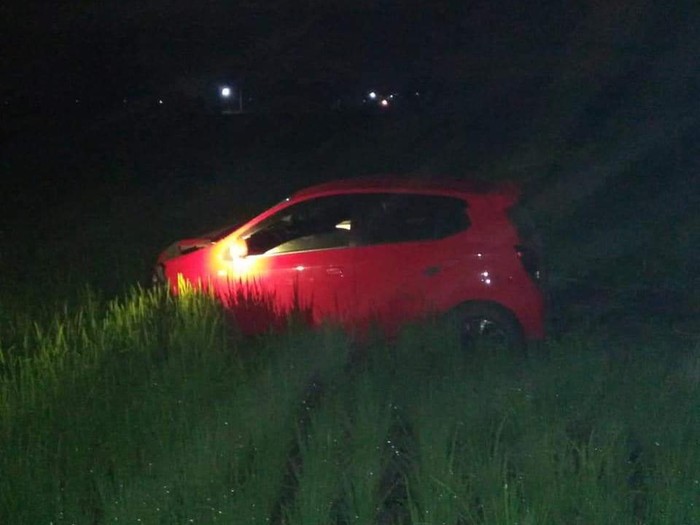Sebuah kecelakaan tunggal di Ngawi menjadi perbincangan di media sosial. Warganet penasaran karena korban merupakan seorang wanita cantik yang memiliki tato di tangan kirinya.