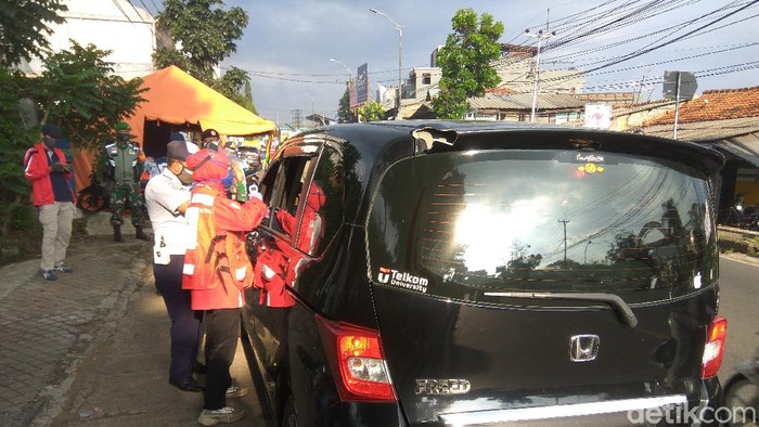 pemudik mobil dari jakarta diputar balik di cimahi