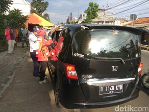 Dalam Sehari 100 Kendaraan Pemudik Berusaha Lintasi Jalan Arteri Cimahi