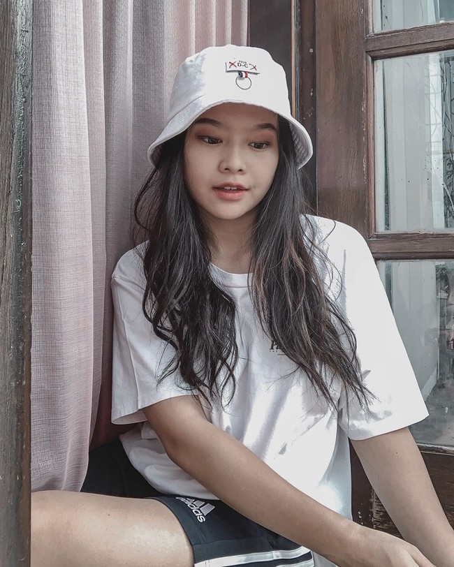 Sejak populer di TikTok dan Instagram, nama Michelle pun jadi viral. Postingan foto-foto selfie dirinya dipuji cantik dan mirip Jennie Blackpink. Foto: Instagram @miceraa