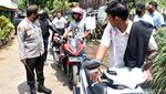 Nekat Rayakan Kelulusan, Pelajar di Pasuruan Disemprot Disinfektan