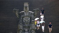 Konon, hanya orang yang akan masuk neraka yang bisa melihat wujud gerbang neraka di Fengdu. (Getty Images/China Photos)