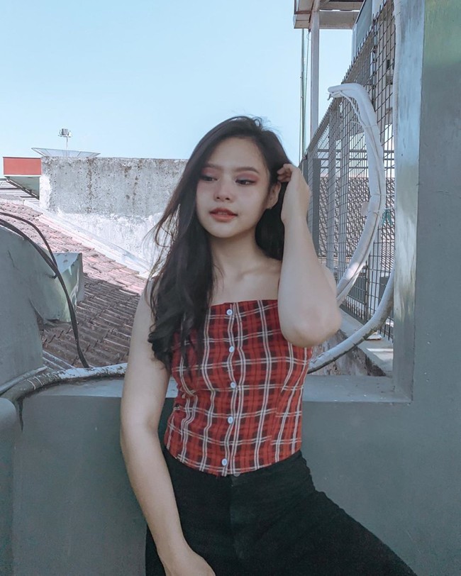 Saat dihubungi Wolipop, Michelle mengaku dibilang mirip Jennie Blackpink ketika dirinya kelas dua SMA. Saat itu salah seorang temannya menyebut wajahnya mirip dengan bintang asal Korea Selatan. Foto: Instagram @miceraa