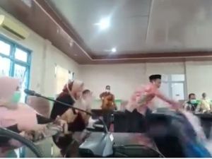 Viral Anggota DPRD Banting Meja karena Bupati Maluku Tengah Absen Rapat Corona