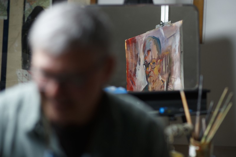 Dosen seni di Penn State York masih tetap menjalankan profesinya meski harus melalui layar laptop bagaimana caranya?