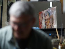 Ada Corona, Dosen Seni Lukis Ini Ajar Siswa Melukis via Laptop