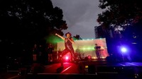 Pembatasan perbatasan saat ini mengharuskan semua kedatangan di luar negeri untuk karantina selama 14 hari di negara mereka tiba sebelum dapat kembali ke rumah.