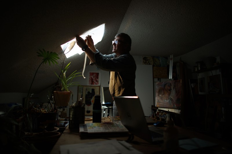 Dosen seni di Penn State York masih tetap menjalankan profesinya meski harus melalui layar laptop bagaimana caranya?