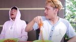 Sebelum Prank Sembako Sampah, Ini Aksi Ferdian Paleka Saat Samyang Challenge