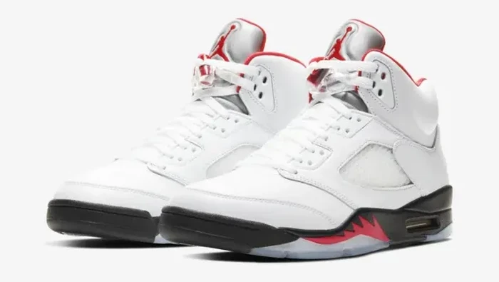Nike Air Jordan 5 Fire Red.