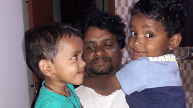 Rajesh Jayaseelan dan anak-anaknya