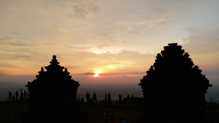 Indahnya Sunset di Candi Ijo