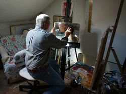 Ada Corona, Dosen Seni Lukis Ini Ajar Siswa Melukis via Laptop