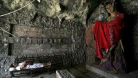 Fengdu juga punya atraksi menarik, katanya kota ini bisa memprediksikan kamu masuk neraka atau tidak lewat 3 tes yang ada di sana. (Getty Images/China Photos)