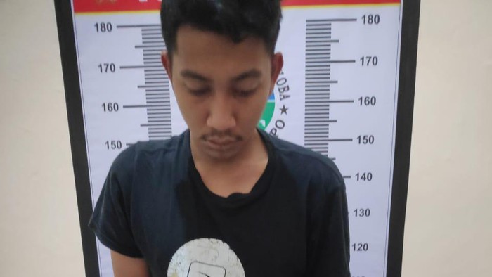 Pemuda berinisial MI ditangkap aparat lantaran mengedarkan sabu