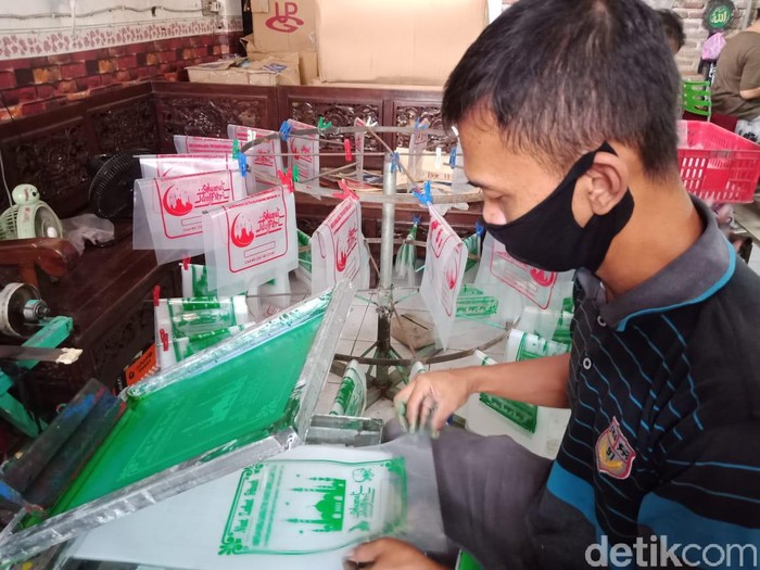 Bisnis Kantong Zakat Fitrah Selamatkan Pasutri di Jombang dari Efek Wabah Corona