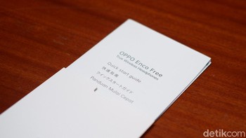 Oppo menyertakan petunjuk penggunaan. Foto: Adi Fida Rahman/detikINET