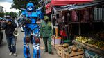 Masih Nekat Mau Nongkrong? Awas Keciduk Satgas Robot Ini