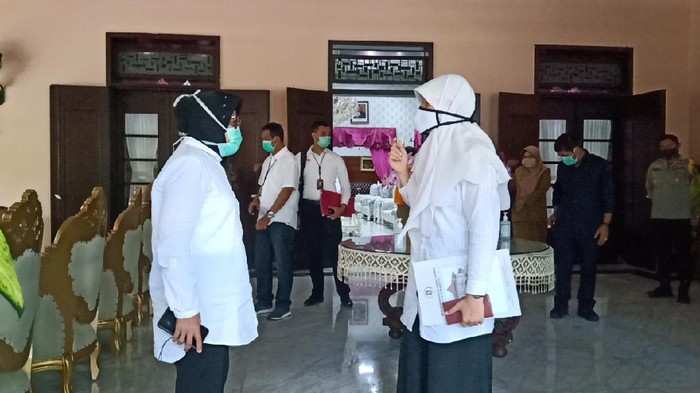 DPRD Surabaya