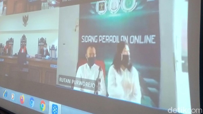 Raja dan ratu Keraton Agung Sejagat Purworejo jalani sidang online, Selasa (5/5/2020).