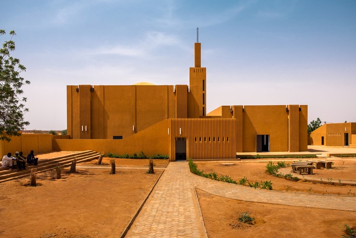 Republik Niger merupakan salah satu negara yang berada di Afrika. Di negara tersebut ada sebuah masjid berbentuk unik bernama Masjid Dandaji. Penasaran?