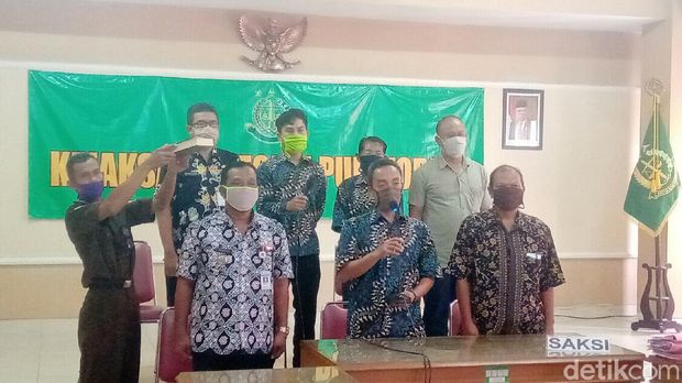 Raja dan ratu Keraton Agung Sejagat Purworejo jalani sidang online, Selasa (5/5/2020).
