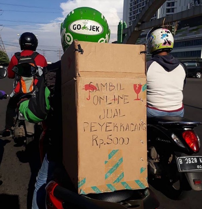driver ojol jualan makanan