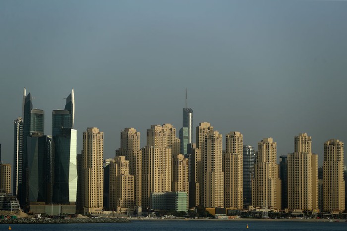 Aktivitas Ramadhan di Dubai Saat Pandemi COVID-19 Tampak pemandangan lenggang kawasan Jumeirah Beach Residence (JBR), Dubai, Uni Emirat Arab.