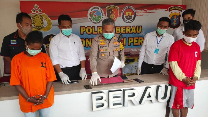 Tersangka Marlina dan Tahir dihadirkan dalam rilis kasus yang dipimpin Kapolres Berau AKBP Edy Setyanto Erning Wibowo.