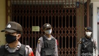 Polisi disiagakan di RS Kasih Ibu.