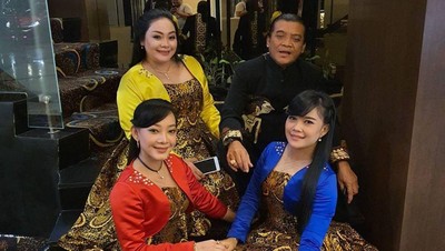 Didi Kempot Meninggal, Ini Sosok Istrinya Yan Vellia yang Jarang Terekspos