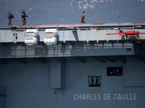 Kapal Induk Prancis Sandar di Lombok, Krunya Geber Mobil di Mandalika