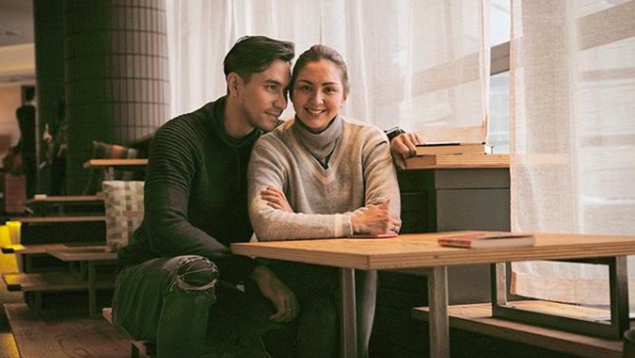 Donna Agnesia dan Darius Sinathrya